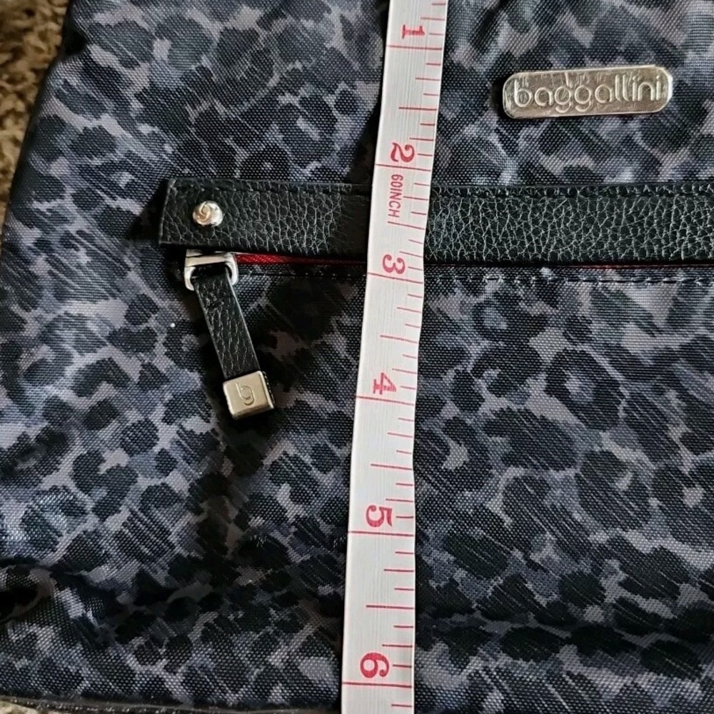 Baggallini All Around Crossbody Mini MM in a black and gray leopard print - Picture 9 of 9